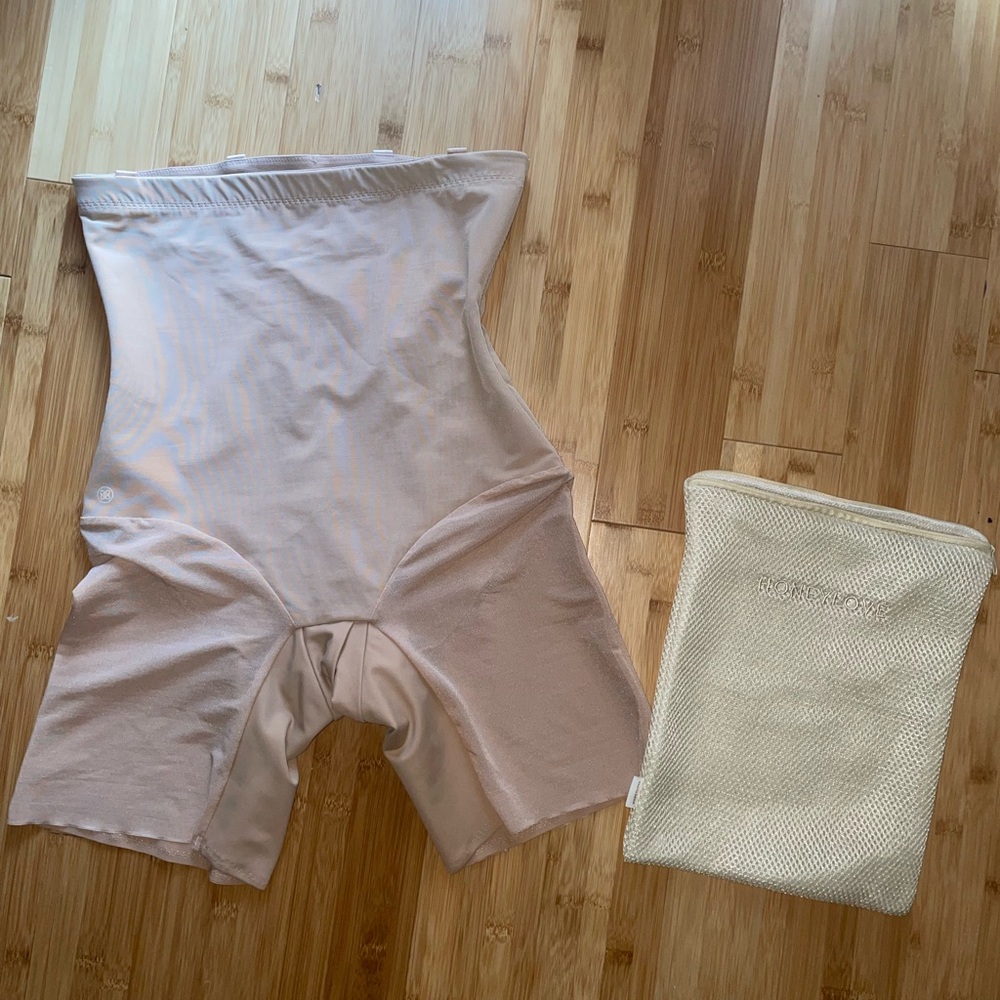 High-Waisted Honeylove Super Power Shapewear Shorts in Nude